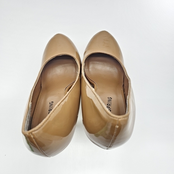 Call it Spring Women's Round Toe Caramel High Heels, Size 6 - Picture 9 of 10